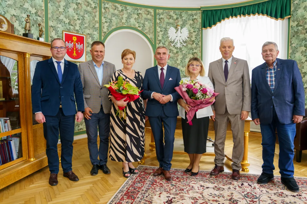 miroslaw belina i zarzad powiatu skierniewickiego z jednoglosnym absolutorium za 2024 rok 43 z 44