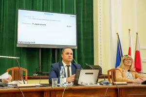 miroslaw belina i zarzad powiatu skierniewickiego z jednoglosnym absolutorium za 2024 rok 5 z 44
