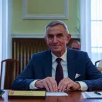 miroslaw belina i zarzad powiatu skierniewickiego z jednoglosnym absolutorium za 2024 rok 6 z 44