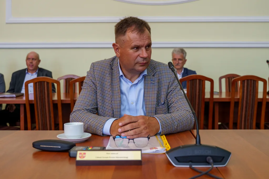 miroslaw belina i zarzad powiatu skierniewickiego z jednoglosnym absolutorium za 2024 rok 9 z 44