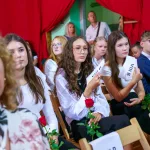 polonez osmoklasistow z sp nr 1 w skierniewicach na zakonczenie roku szkolnego 2024 2025 49 z 50