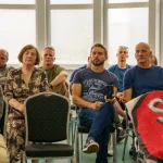 protest przed sesja rady miasta skierniewiczanie przeciwko centrum integracji cudzoziemcow 5 z 8