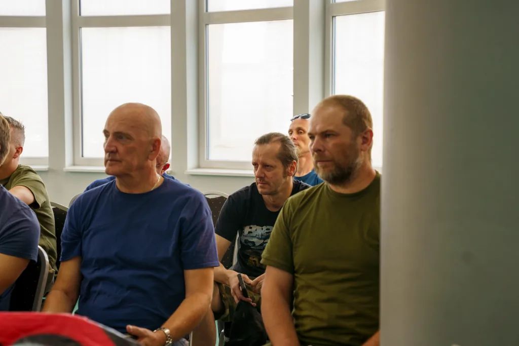 protest przed sesja rady miasta skierniewiczanie przeciwko centrum integracji cudzoziemcow 8 z 8