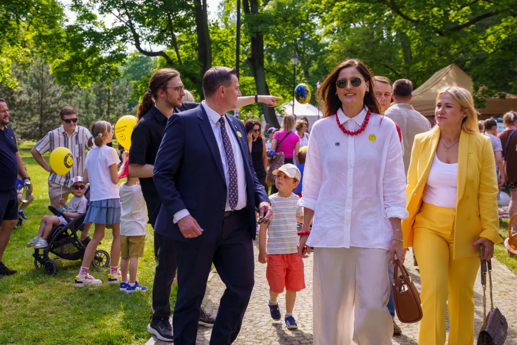 Tłumy na miejskim Dniu Dziecka w Skierniewicach. Park zamienił się w Baśniową Krainę 33 tlumy na dniu dziecka w skierniewicach 53 z 65