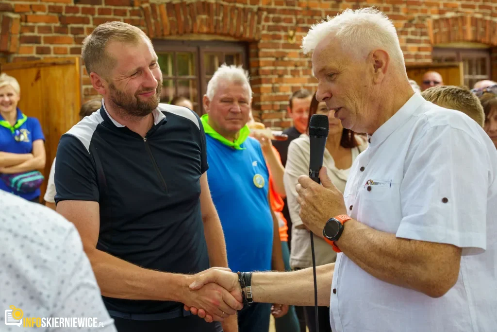 Ponad 250 rowerzystów na trasie. Tak powiat skierniewicki ucieka od codzienności