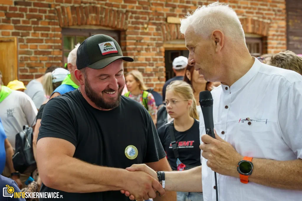 Ponad 250 rowerzystów na trasie. Tak powiat skierniewicki ucieka od codzienności