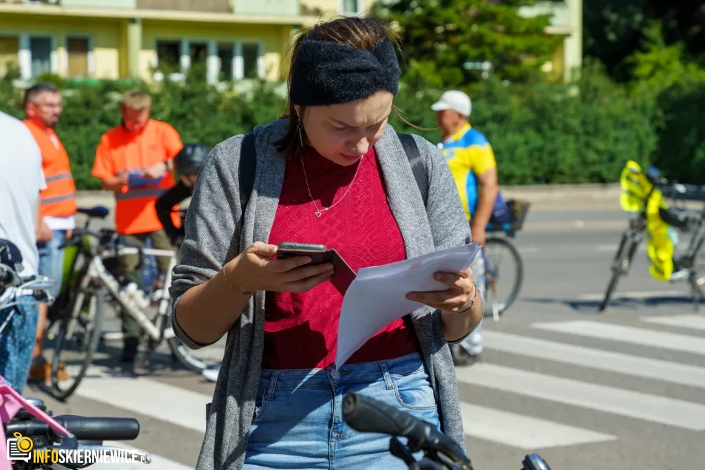250 osób na trasie do Lipiec Reymontowskich. Peleton uciekł od smartfonów 1 V Ekologiczny Powiatowy Rajd Rowerowy (16 z 105)