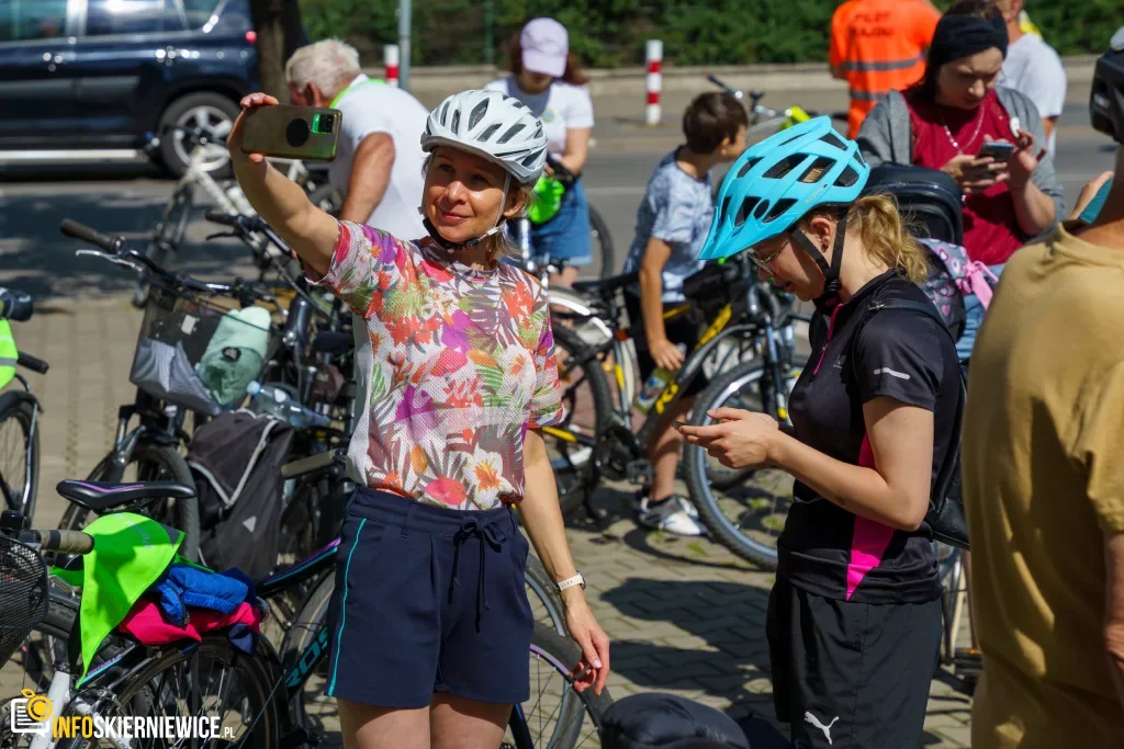 250 osób na trasie do Lipiec Reymontowskich. Peleton uciekł od smartfonów 6 V Ekologiczny Powiatowy Rajd Rowerowy (29 z 105)