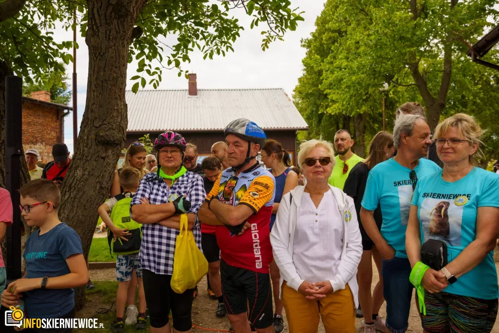 250 osób na trasie do Lipiec Reymontowskich. Peleton uciekł od smartfonów 1 V Ekologiczny Powiatowy Rajd Rowerowy (86 z 105)