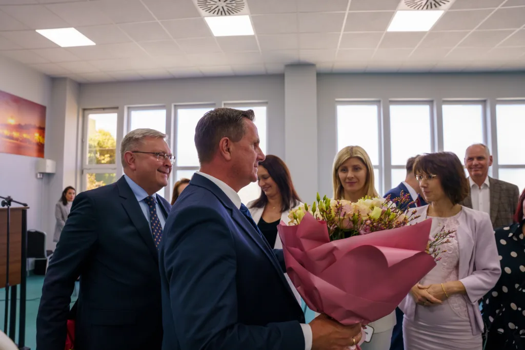 Krzysztof Jażdżyk z absolutorium i poparciem części opozycji 37 xxi sesje rady miasta skierniewice 21 z 36