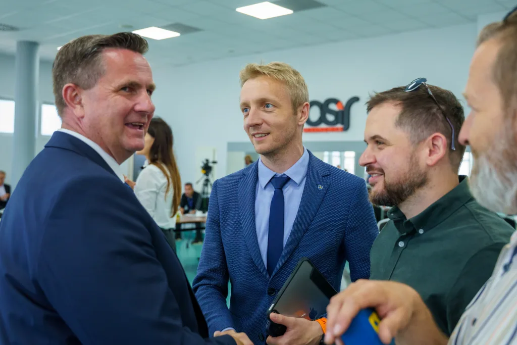 Krzysztof Jażdżyk z absolutorium i poparciem części opozycji 37 xxi sesje rady miasta skierniewice 35 z 36