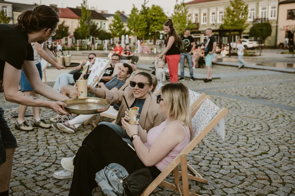 Skierniewice Music Square: Elektroniczne dźwięki na miejskim Rynku już za nami 33 elektroniczne dzwieki na miejskim rynku juz za nami 24 z 34