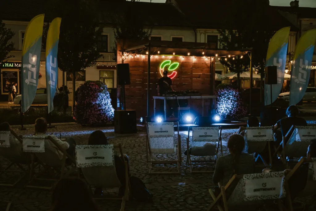 Skierniewice Music Square: Elektroniczne dźwięki na miejskim Rynku już za nami 38 elektroniczne dzwieki na miejskim rynku juz za nami 27 z 34