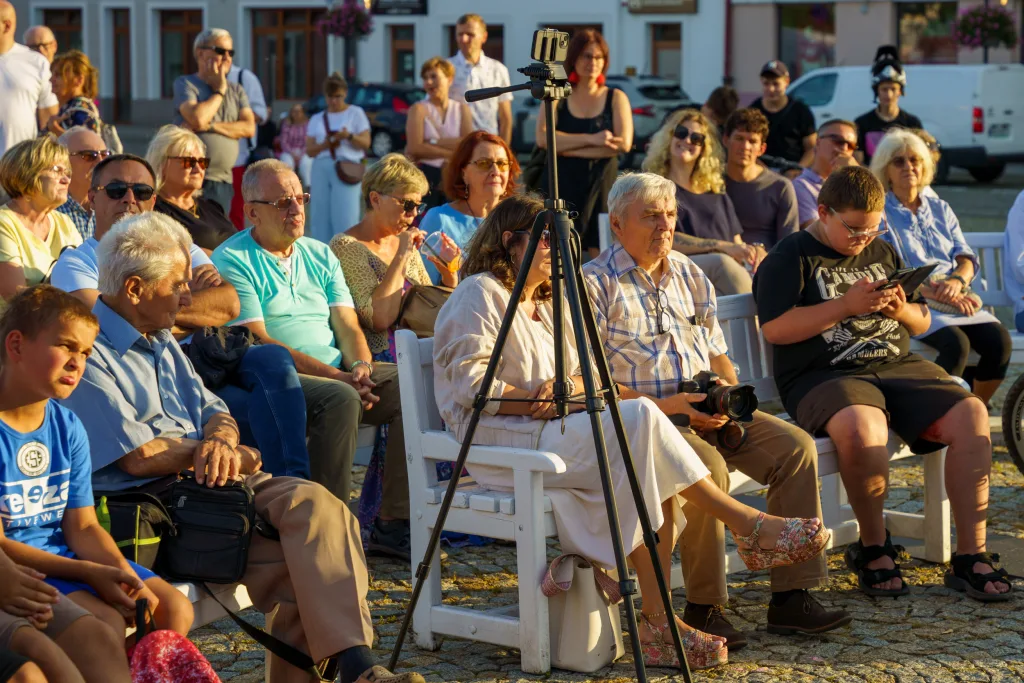 jazzowe brzmienia na skierniewickim rynku swing i emocje na zywo 1 z 30