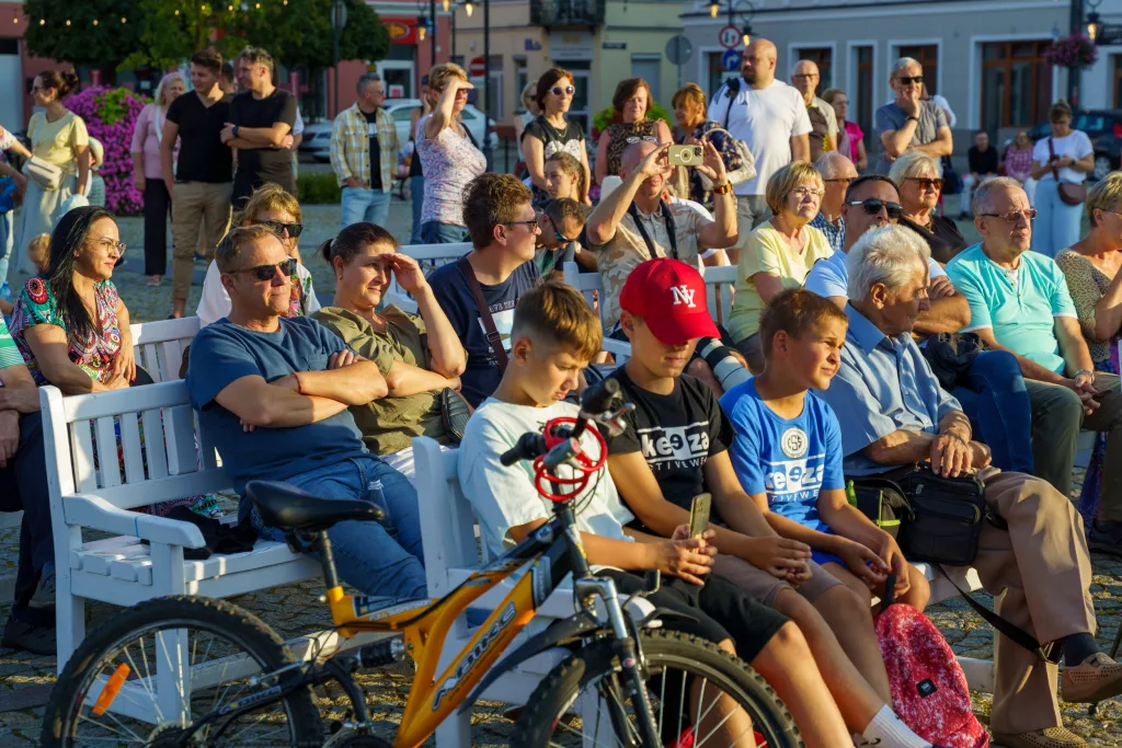 jazzowe brzmienia na skierniewickim rynku swing i emocje na zywo 2 z 30