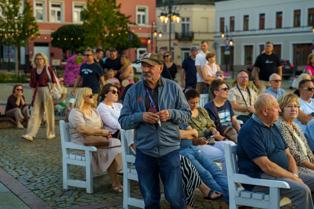 jazzowe brzmienia na skierniewickim rynku swing i emocje na zywo 23 z 30