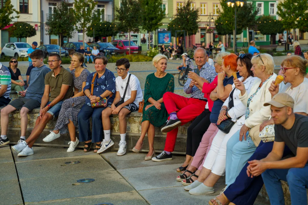 jazzowe brzmienia na skierniewickim rynku swing i emocje na zywo 24 z 30