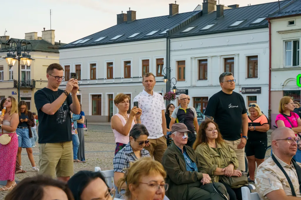 jazzowe brzmienia na skierniewickim rynku swing i emocje na zywo 29 z 30
