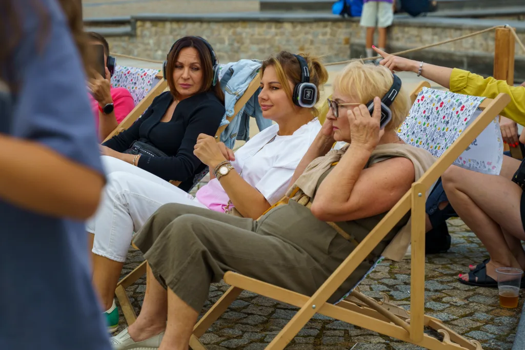Silent Disco w Skierniewicach – tak wyglądała trzecia impreza cyklu Music Square 2025 33 silent disco skierniewice 2025 wyjatkowa taneczna noc juz za nami 7 z 43