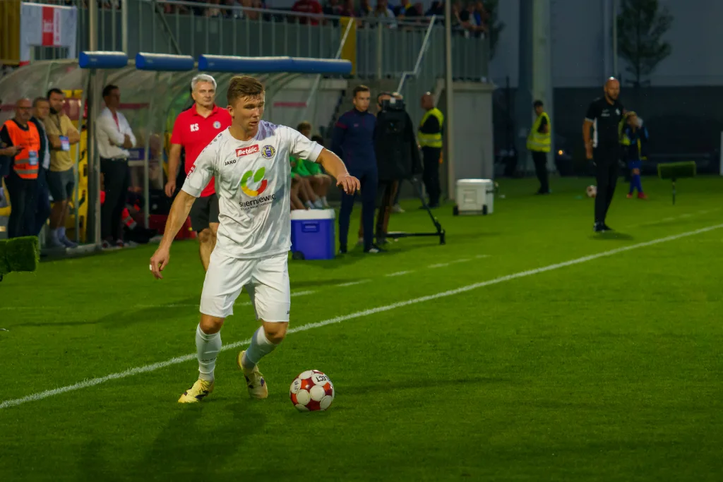unia skierniewice warta poznan betclic 2 liga 1 kolejka 28 z 49