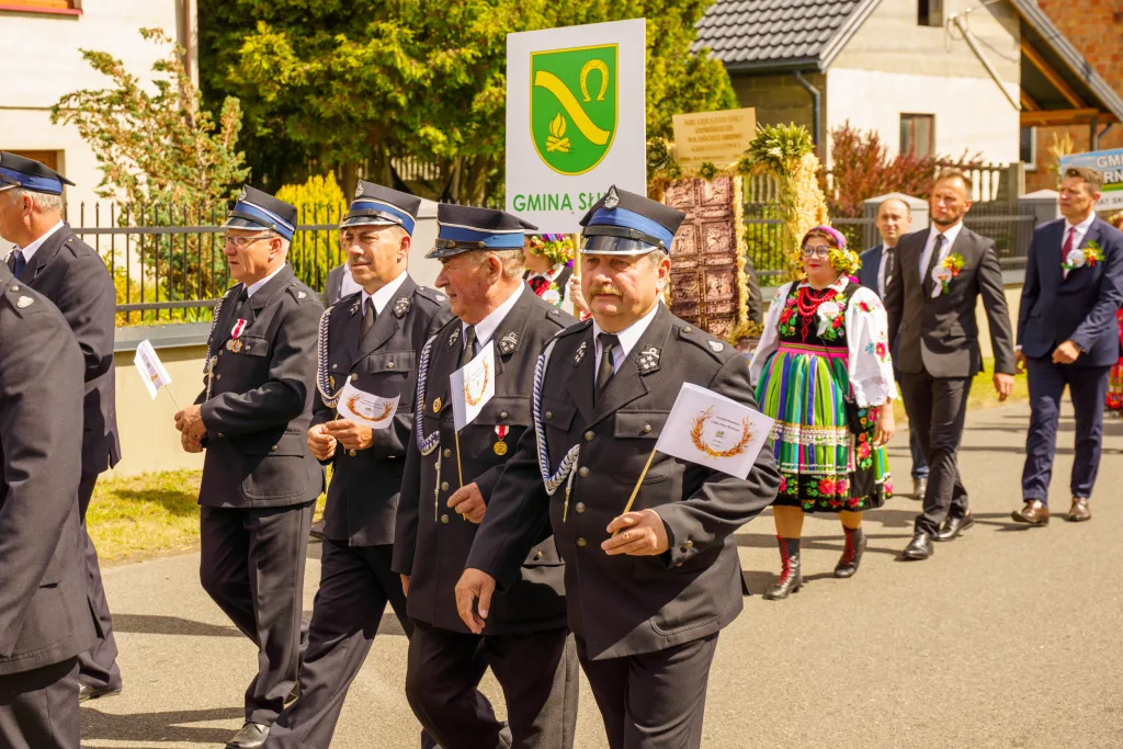 Dożynki Powiatu Skierniewickiego 2025 w Starej Rawie. Barwny korowód, msza i święto plonów 33 dozynki powiatu skierniewickiego 2025 15 z 86