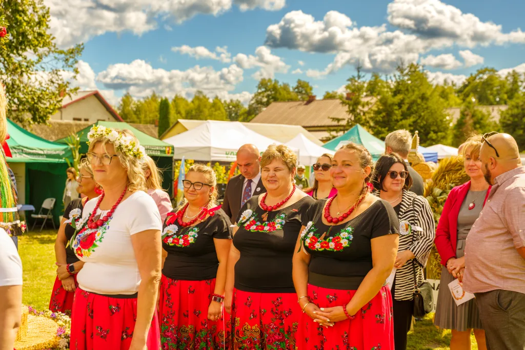 Dożynki Powiatu Skierniewickiego 2025 w Starej Rawie. Barwny korowód, msza i święto plonów 36 dozynki powiatu skierniewickiego 2025 2 46 z 91