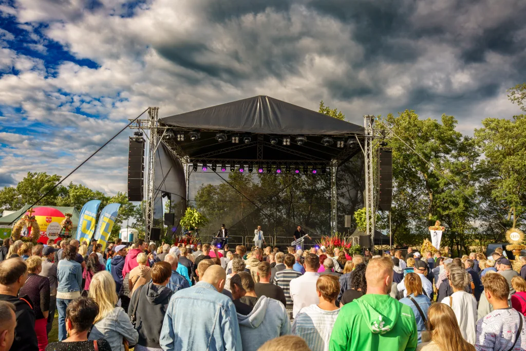 Dożynki Powiatu Skierniewickiego 2025 w Starej Rawie. Barwny korowód, msza i święto plonów 34 dozynki powiatu skierniewickiego 2025 fanatic 21 z 34