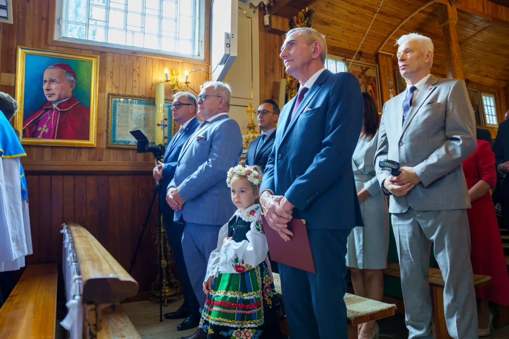 Janisławice świętują 500 lat kościoła. Historyczny jubileusz z udziałem biskupa i ministra 34 jubileusz 500 lecia konsekracji kosciola w janislawicach 13 z 124