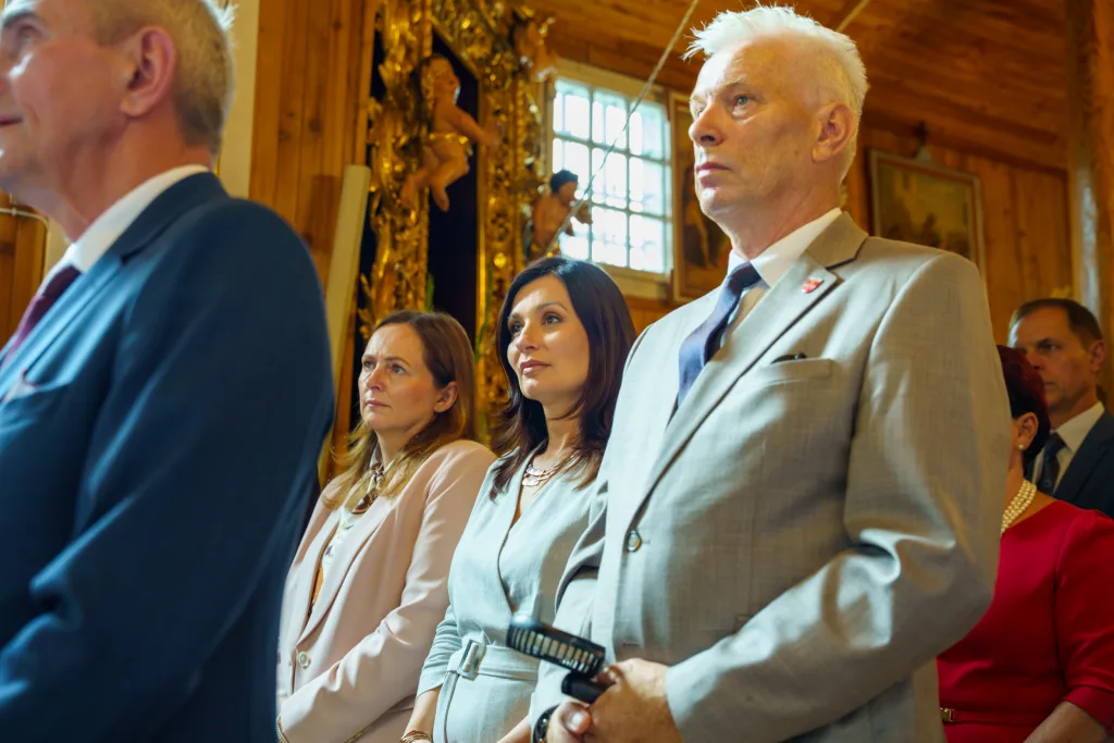 Janisławice świętują 500 lat kościoła. Historyczny jubileusz z udziałem biskupa i ministra 33 jubileusz 500 lecia konsekracji kosciola w janislawicach 14 z 124