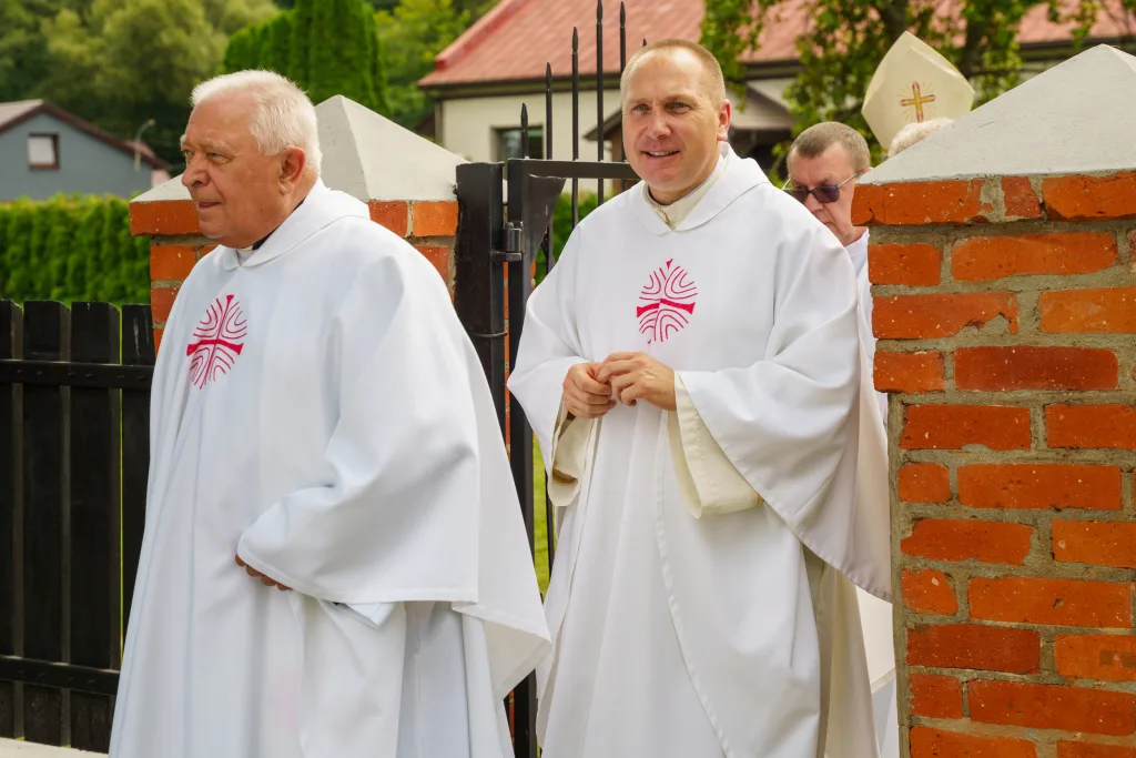 Janisławice świętują 500 lat kościoła. Historyczny jubileusz z udziałem biskupa i ministra 34 jubileusz 500 lecia konsekracji kosciola w janislawicach 7 z 124