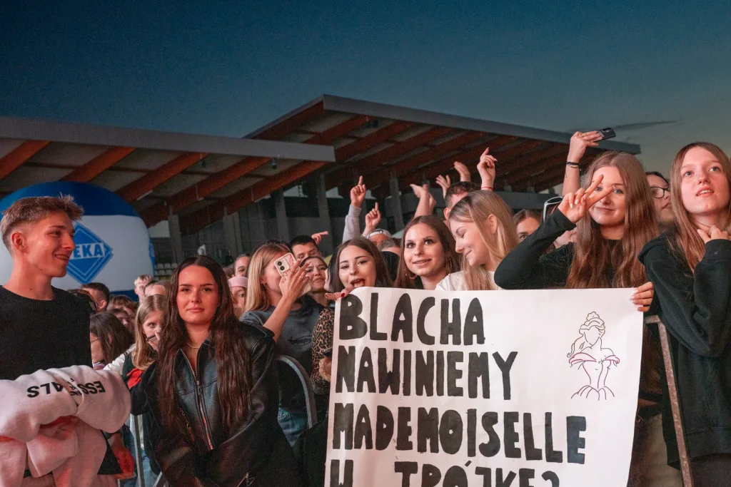 Święto Kwiatów 2025 w Skierniewicach. Kinny Zimmer, Young Igi i KęKę porwali publiczność 38 dsc02034