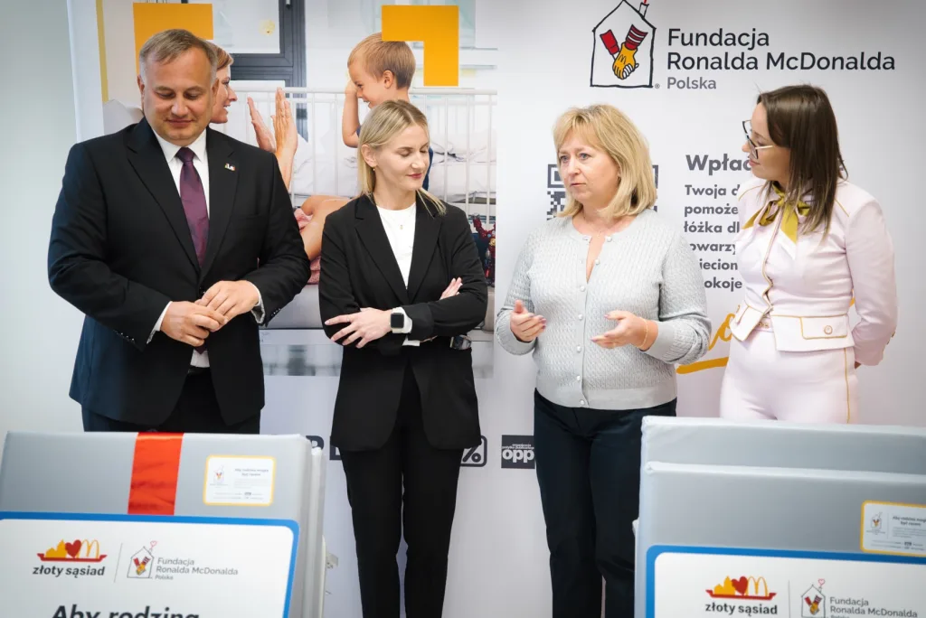 Łóżka dla rodziców małych pacjentów w szpitalu w Skierniewicach – Fundacja przekazała 8 zestawów 38 dsc03585