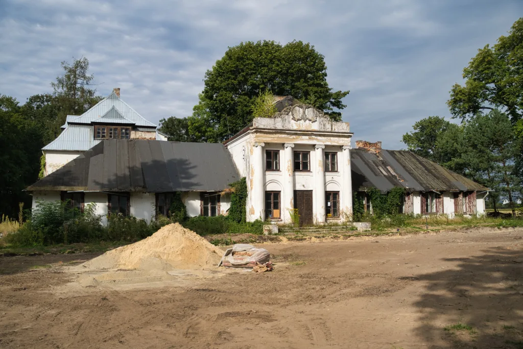 Dwór w Woli Pękoszewskiej – perła Łódzkiego czeka na renowację 33 dsc08667