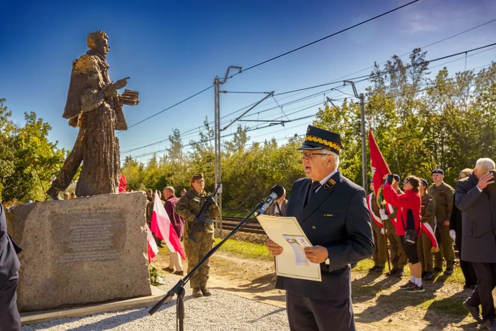na terenie powiatu skierniewickiego uroczyste odsloniecie pomnika reymonta w lipcach reymontowskich 29 z 58