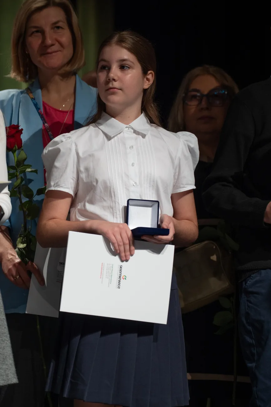 Stypendia Prezydenta Skierniewic rozdane - ponad 250 uczniów wyróżnionych 33 573374353 1680698939933933 3177091997988287137 n