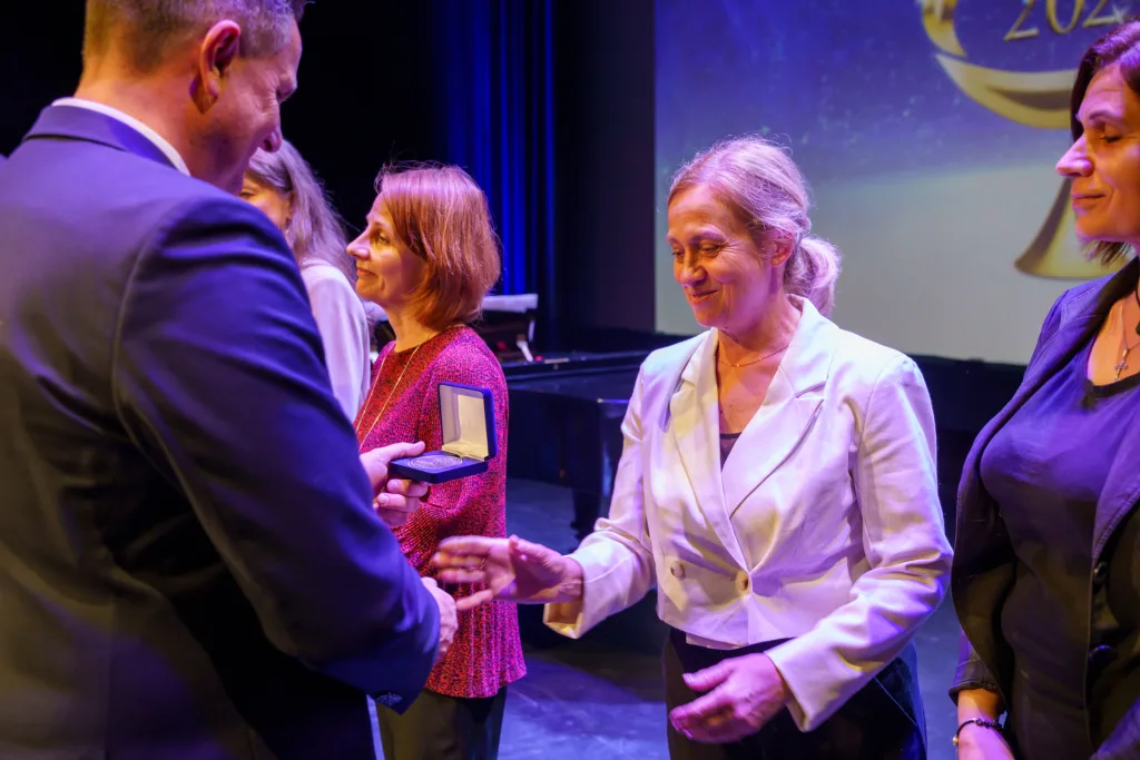 Gala Edukacji 2025 w Skierniewicach. Wyróżnienia i Nagrody dla Nauczycieli 38 dzien edukacji narodowej 2025 92 z 100