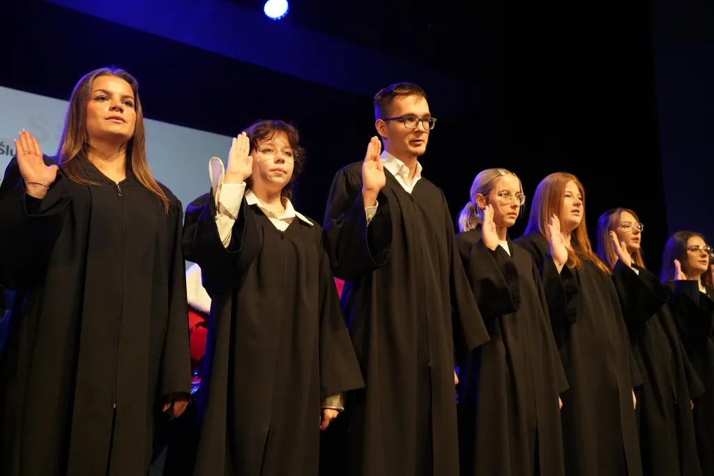 inauguracja roku akademickiego ans stefana batorego w kinoteatrze polonez1651755589494935