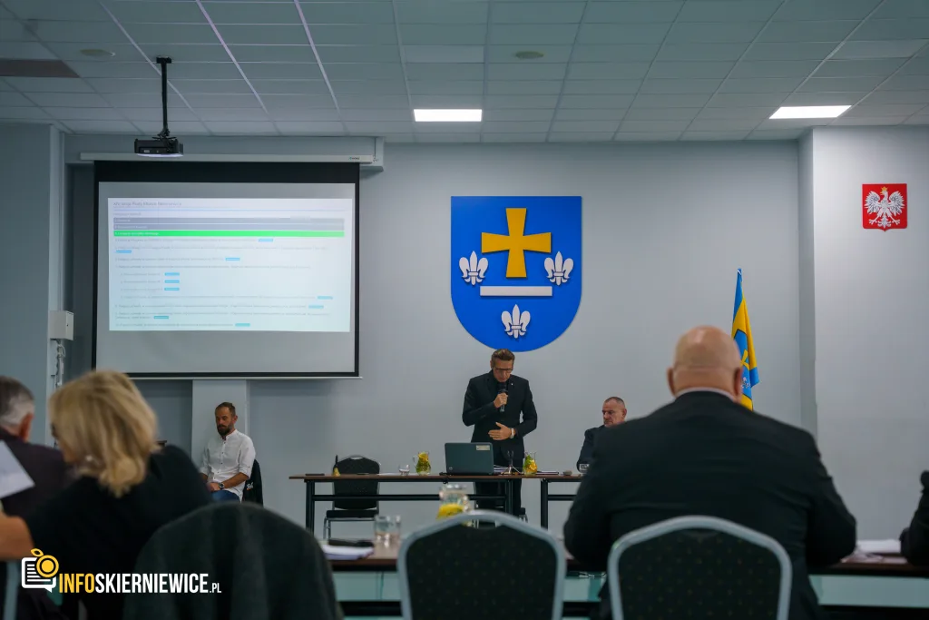 na terenie xiv sesja rady miasta skierniewice 9 pazdziernika 2025 r powiatu skierniewickiego uroczyste odsloniecie pomnika reymonta w lipcach reymontowskich 1 z 25