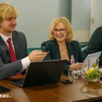 na terenie xiv sesja rady miasta skierniewice 9 pazdziernika 2025 r powiatu skierniewickiego uroczyste odsloniecie pomnika reymonta w lipcach reymontowskich 10 z 25
