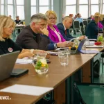 na terenie xiv sesja rady miasta skierniewice 9 pazdziernika 2025 r powiatu skierniewickiego uroczyste odsloniecie pomnika reymonta w lipcach reymontowskich 11 z 25