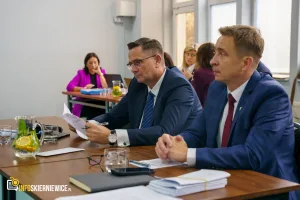 na terenie xiv sesja rady miasta skierniewice 9 pazdziernika 2025 r powiatu skierniewickiego uroczyste odsloniecie pomnika reymonta w lipcach reymontowskich 3 z 25