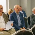 na terenie xiv sesja rady miasta skierniewice 9 pazdziernika 2025 r powiatu skierniewickiego uroczyste odsloniecie pomnika reymonta w lipcach reymontowskich 4 z 25