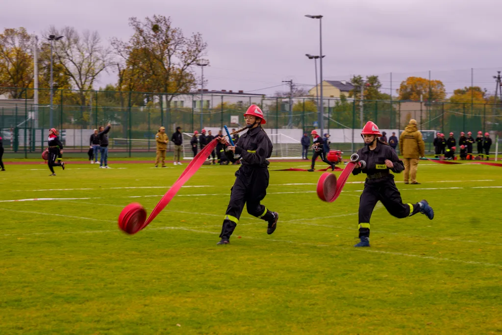 osp makow i osp wysokienice triumfuja w zawodach sportowo pozarniczych powiatu skierniewickiego 2025 12 z 43