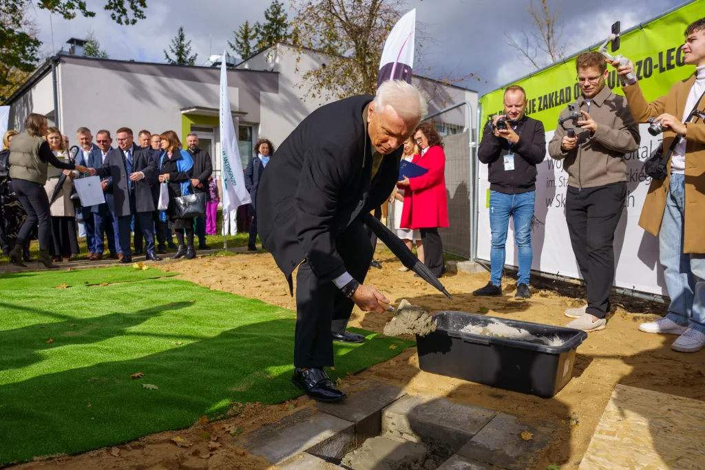 rozpoczynamy budowe nowoczesnego zakladu opiekunczo leczniczego w skierniewicach 36 z 39