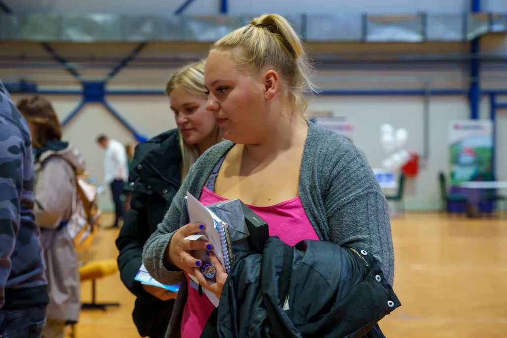 targi pracy 2025 zdjecia w hali osrodka sportu i rekreacji 21 z 51