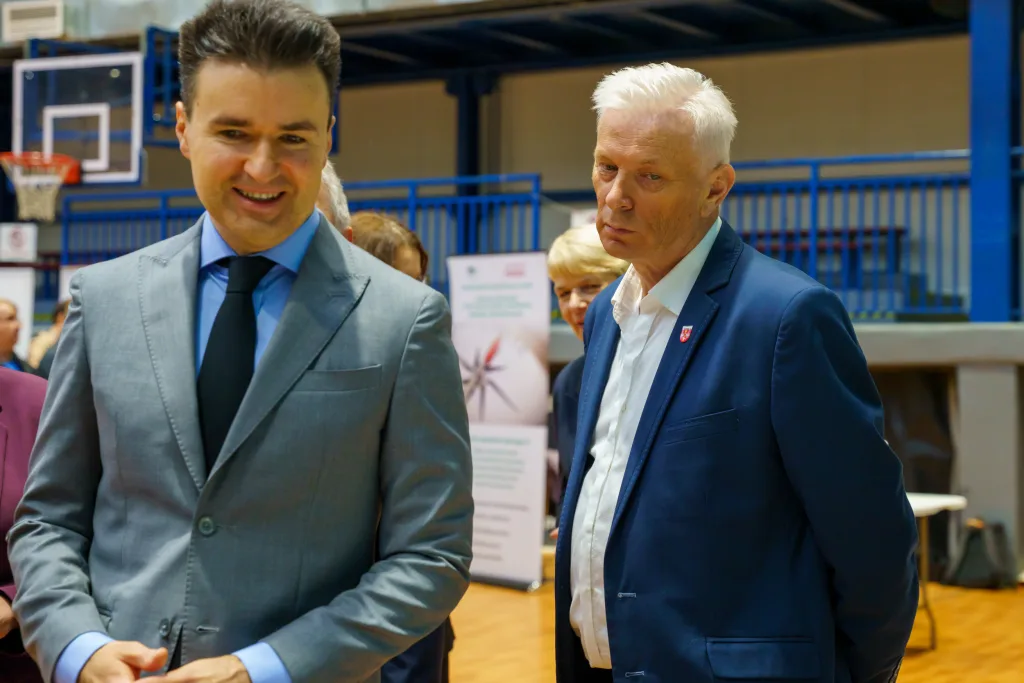 targi pracy 2025 zdjecia w hali osrodka sportu i rekreacji 26 z 51