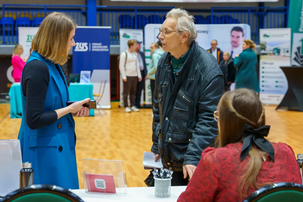 targi pracy 2025 zdjecia w hali osrodka sportu i rekreacji 31 z 51