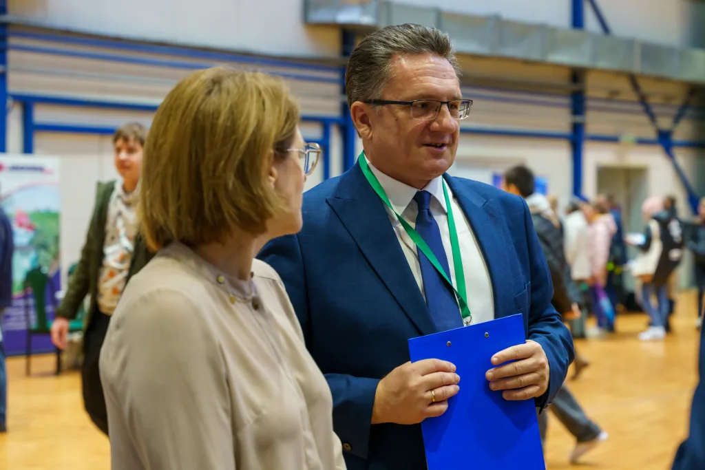 targi pracy 2025 zdjecia w hali osrodka sportu i rekreacji 47 z 51