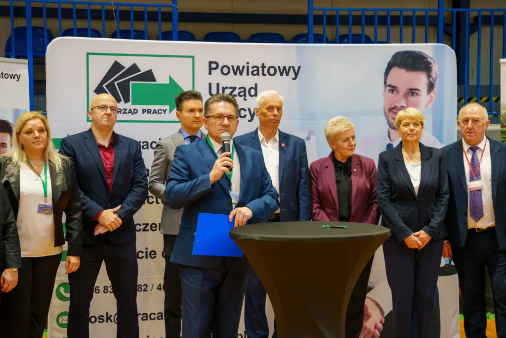 Skierniewickie Targi Pracy wracają po 20 latach. Hitem 4-dniowy tydzień i deficyt specjalistów 33 targi pracy 2025 zdjecia w hali osrodka sportu i rekreacji 7 z 51