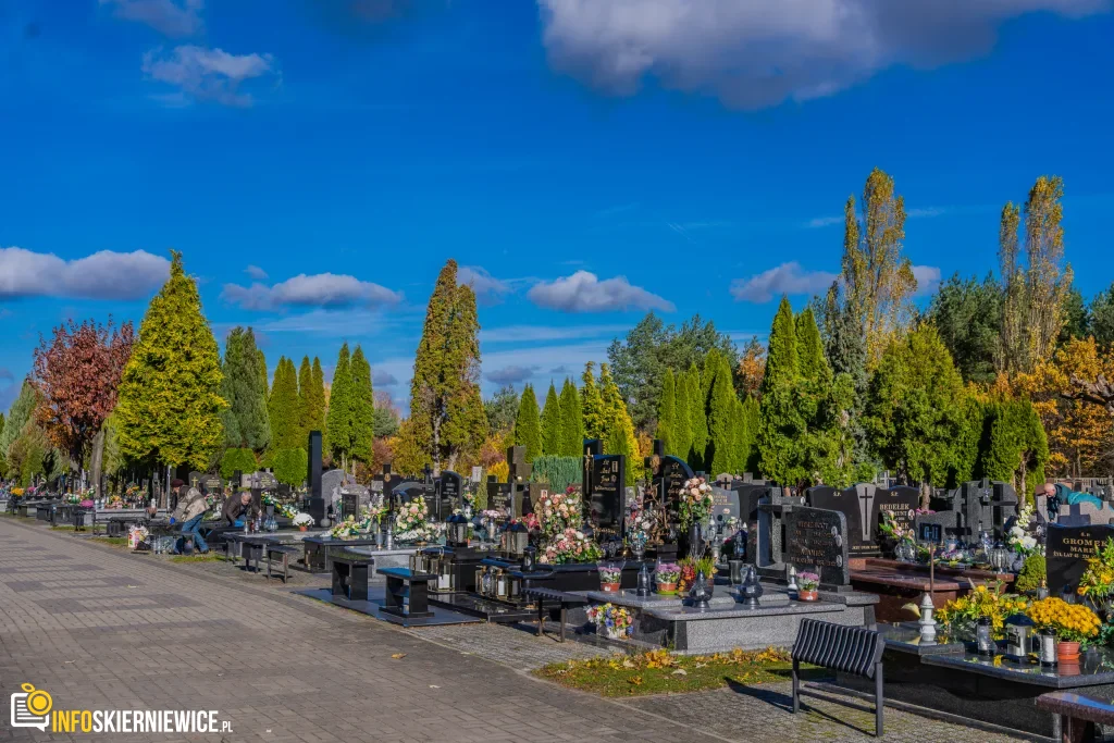 wszystkich swietych 2025 zwiekszony ruch i utrudnienia przy cmentarzu komunalnym w skierniewicach 15 z 43 1024x683 watermarked large